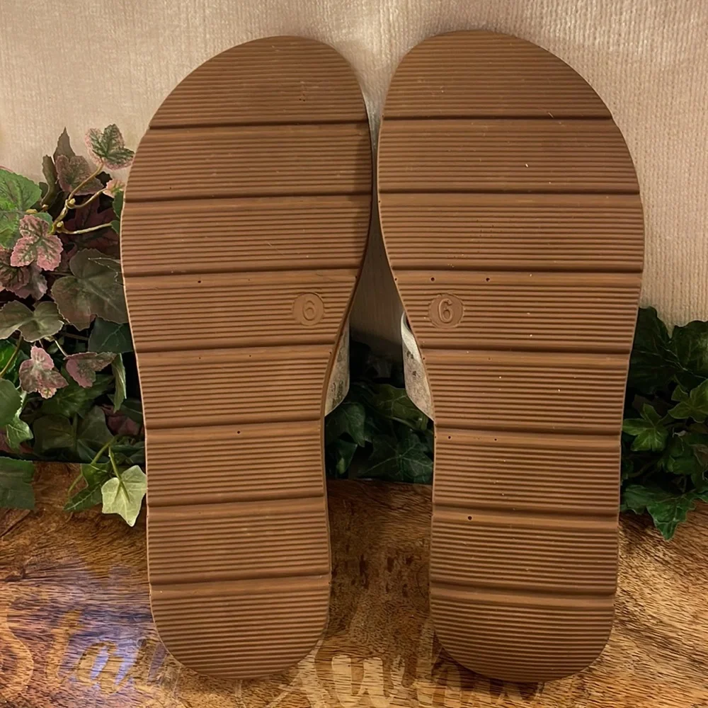 Corkys Metallic Pearl White Slide Sandals
